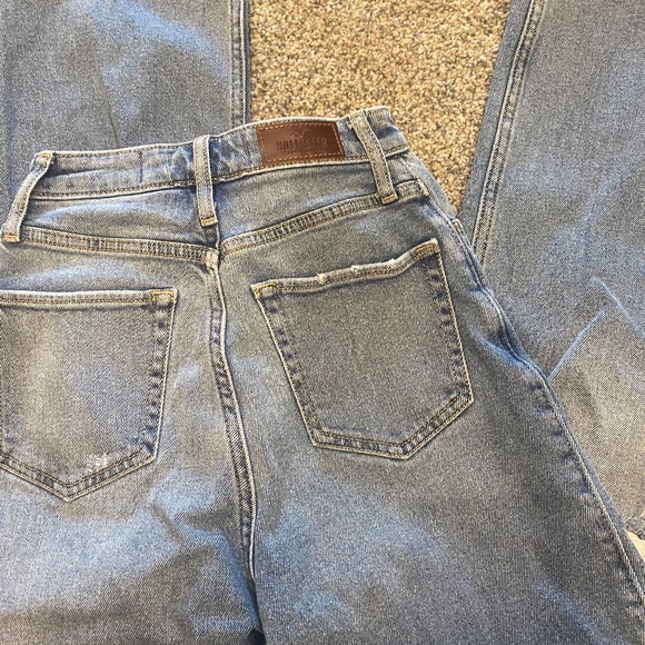 Hollister high rise dark wash ripped jeans - Picture 3 of 3